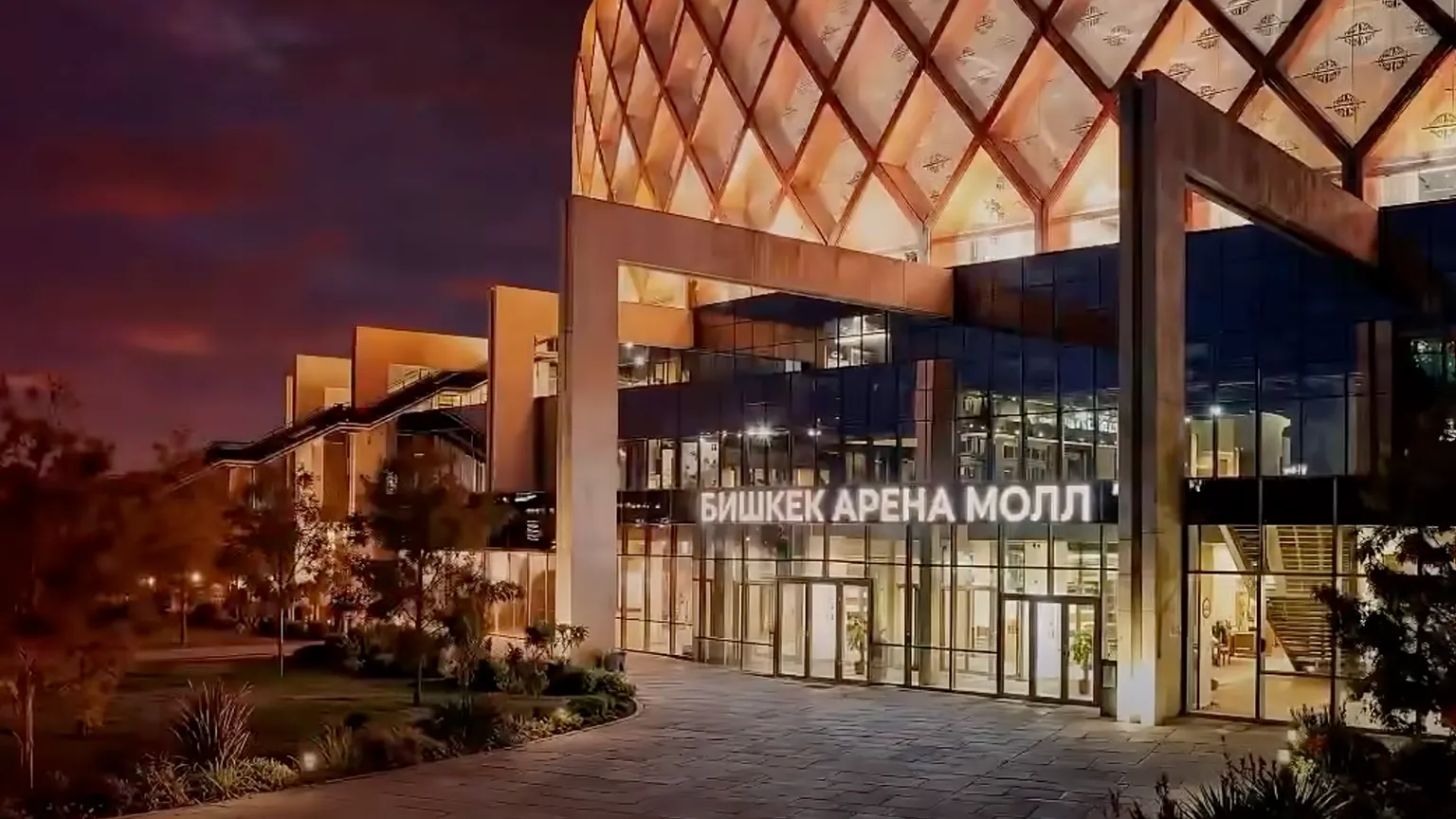 Футбол и шопинг в одном месте: на новом стадионе в Бишкеке появится трехэтажный торговый центр