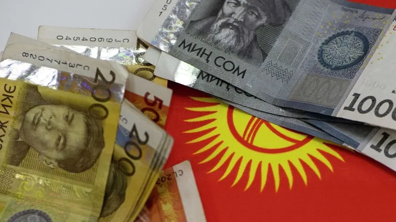 Официальный курс валют в Кыргызстане на 14 марта: тенге растет, остальные валюты пошли на спад