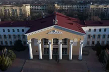 Учиться в Бишкеке стало слишком дорого. Депутаты предлагают снизить цены на контракты в вузах