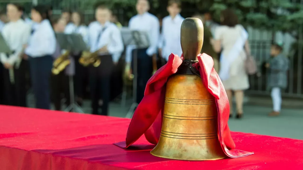 Каникулы продлеваются: в Кыргызстане перенесли дату начала учебного года на 15 сентября