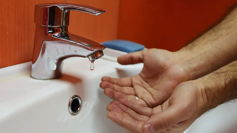 Завтра на весь день отключат воду: в каком районе Бишкека не будет питьевой воды 30 апреля
