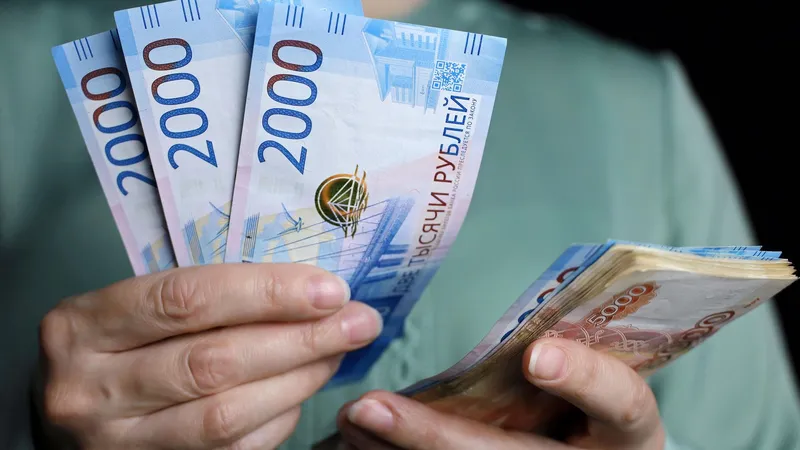 Все валюты подорожали, кроме доллара: курсы валют на 28 июля