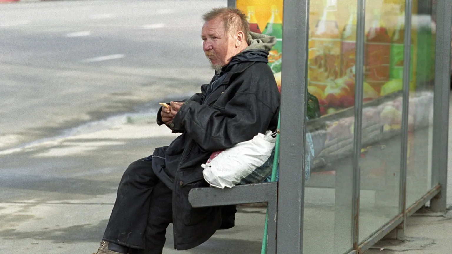 Арест до 5 суток и штраф 20 тысяч: в Кыргызстане ввели жесткие наказания за попрошайничество