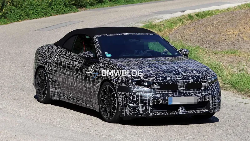 BMW тестирует свой первый электрокабриолет: прототип i4 Convertible уже на дорогах