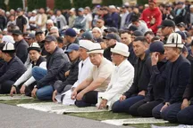 В Бишкеке на Старой площади прошёл праздничный Айт-намаз