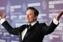 Илон Маск стал первым триллионером в мире после IPO SpaceX