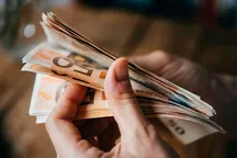 Рубль и тенге просели, евро и юань выросли. Курсы валют на 17 июня
