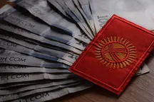 В будущем все дети до 16 лет в КР будут получать пособия. В этом году по 1200 сомов дадут малышам